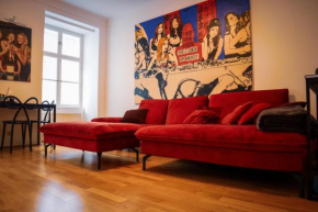 Citycenter 4 Person 2x Kingsize Bed 5min to Steffl